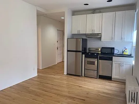 Rented by Bond New York | media 6