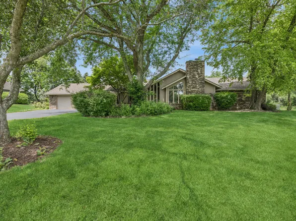 12N320 Jackson Dr, Elgin, IL 60124