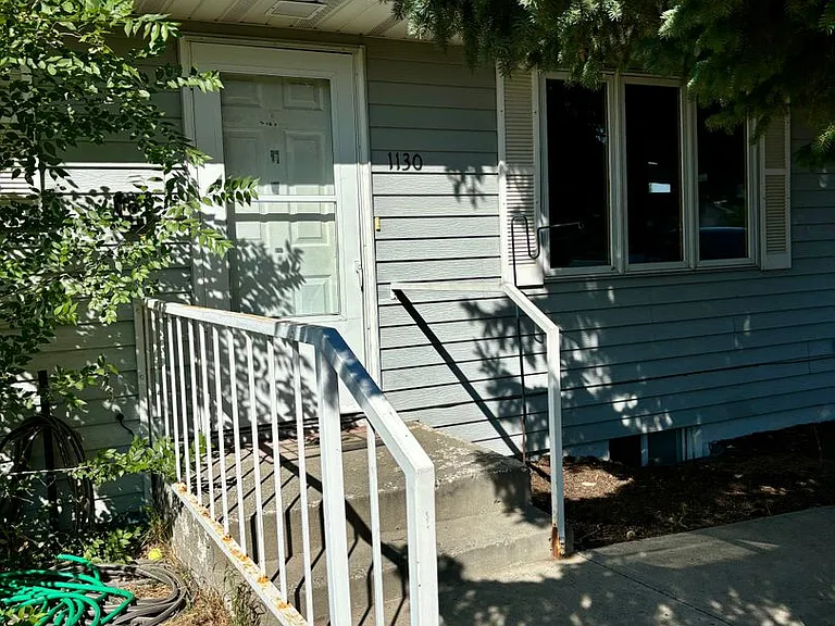1130 Hudson St — Photo 1