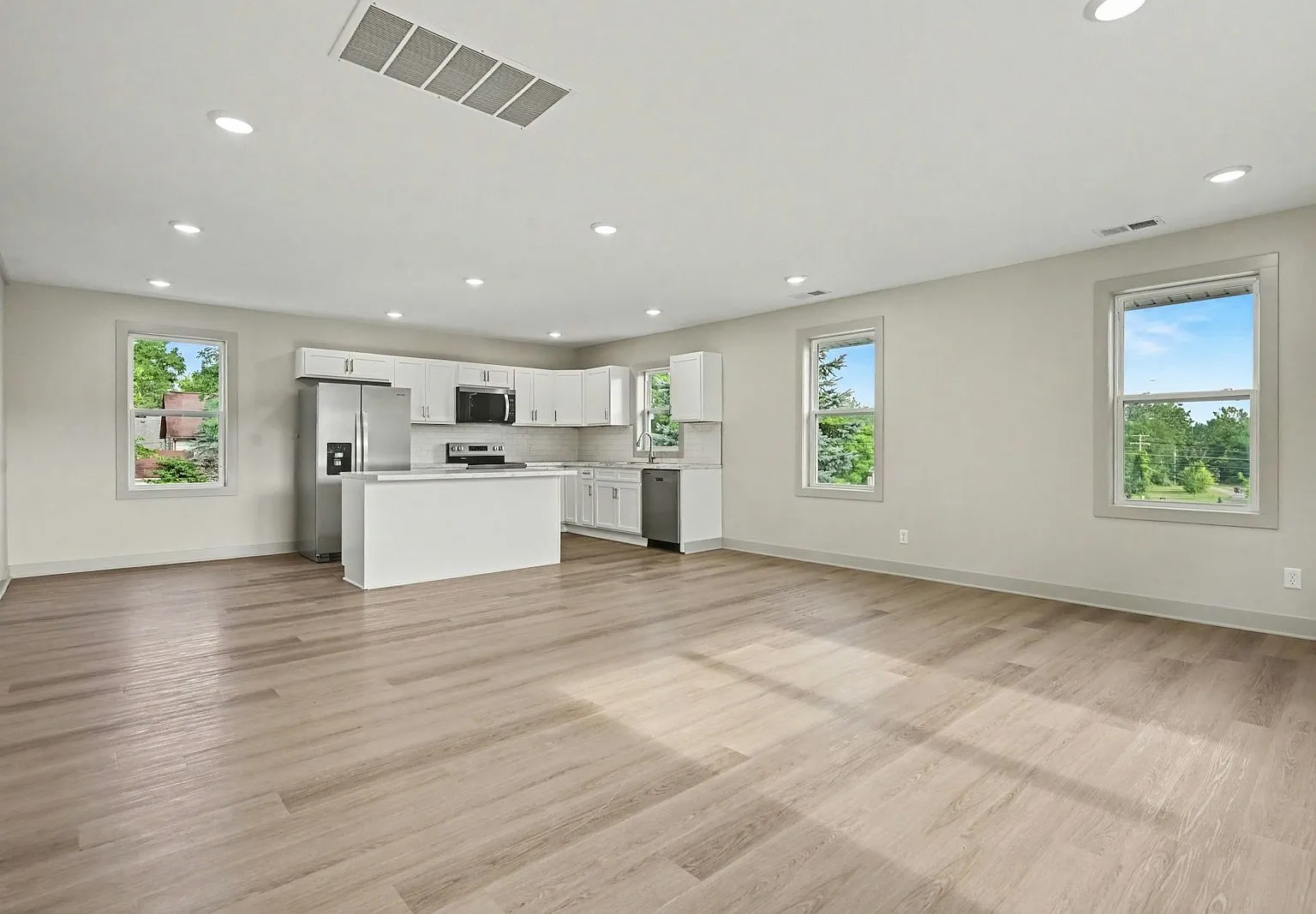 201 Monroe Street, Unit 2 — Photo 2
