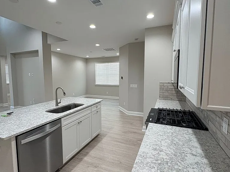 61 Tropics Ave #1 — Photo 8