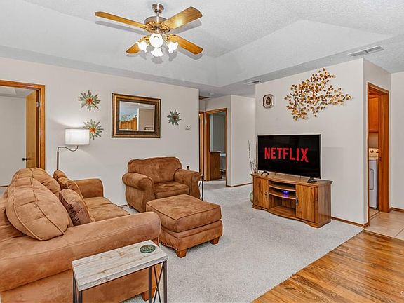 3rd image of 1710 E Gastel Cir