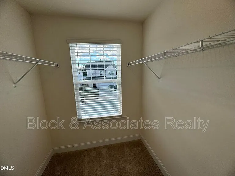 37 Bluebell St — Photo 13