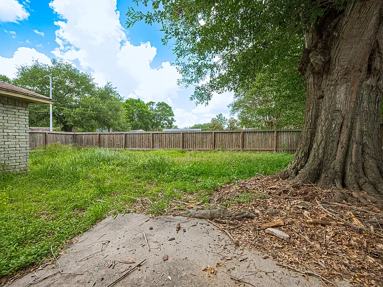 1627 Oakbury Dr — Photo 5