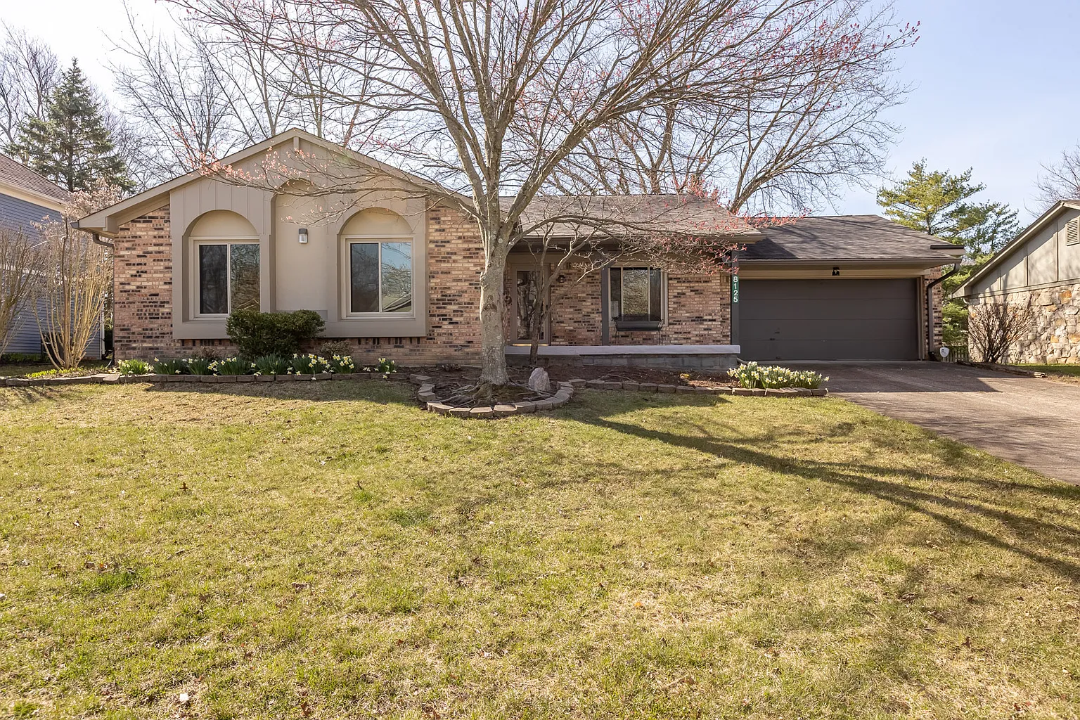8125 Tanager Ln photo 1