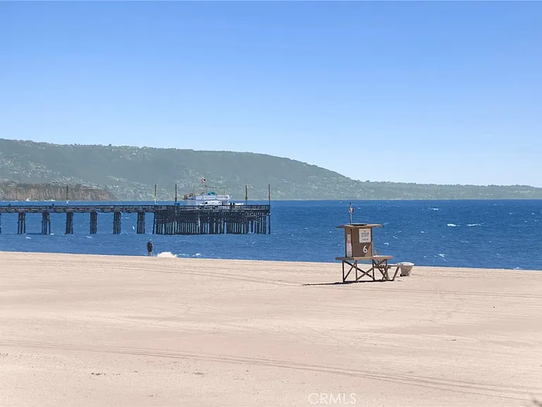 800 W Oceanfront — Photo 19