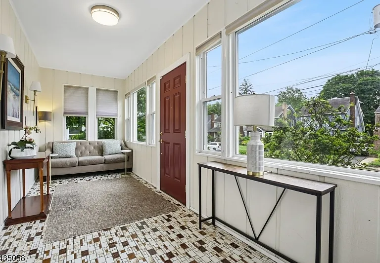 67 Midland Blvd — Photo 3
