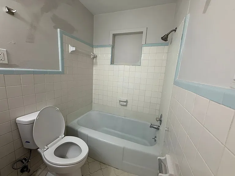 206 Cloverleaf Dr — Photo 6