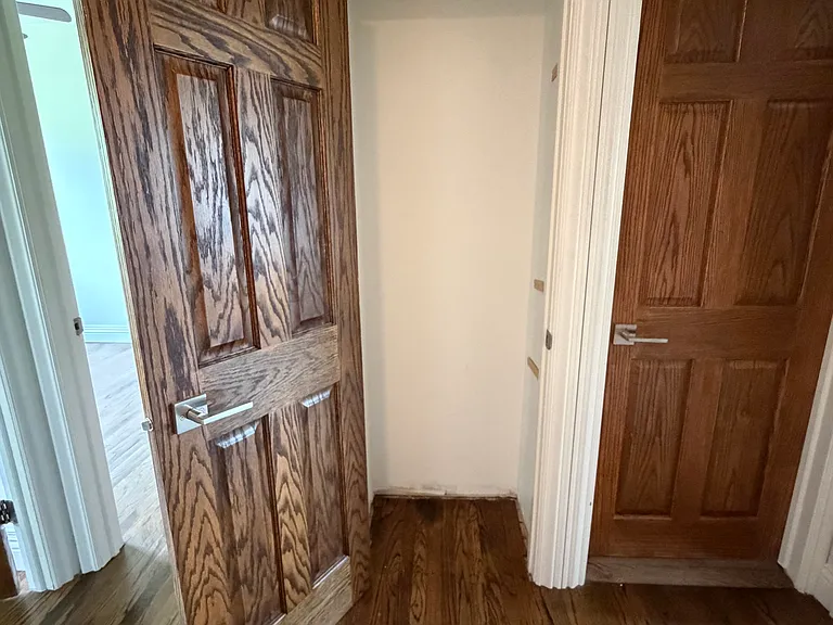349 Mary St — Photo 14