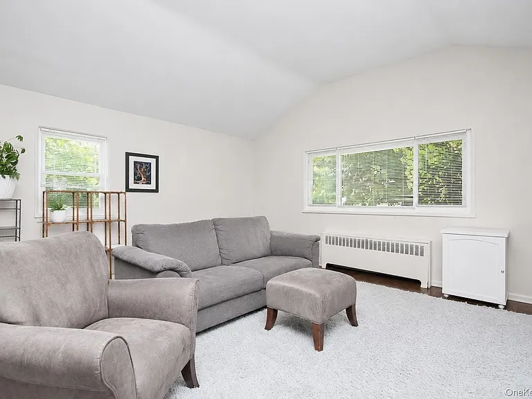 7 Tudor Pl — Photo 4
