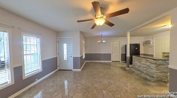 5th image of 211 Tomrob Dr