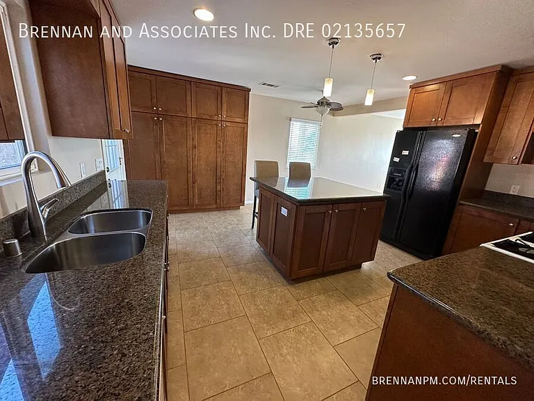 445 Rachael Ave — Photo 6