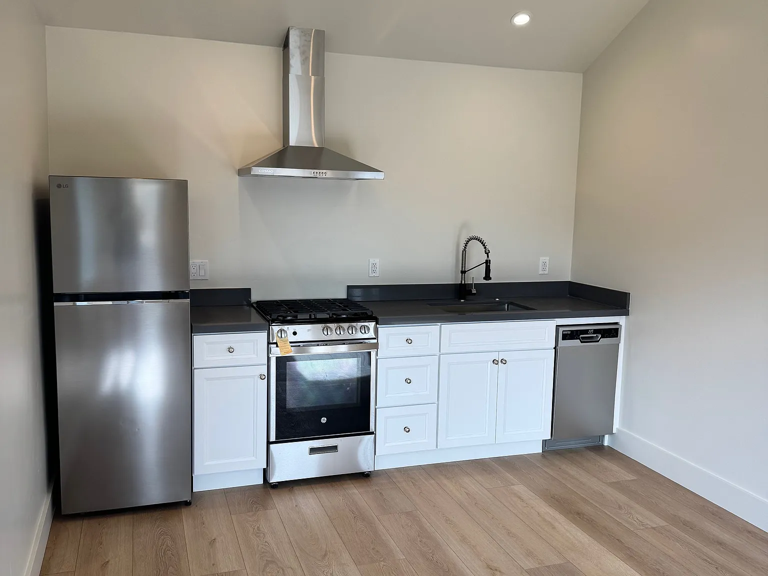 Studio, 475 sqft, $2,750 — Photo 1