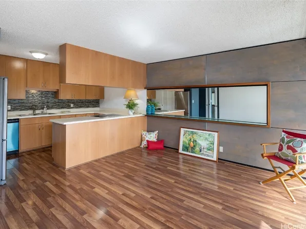 1687 Pensacola St APT 502, Honolulu, HI 96822