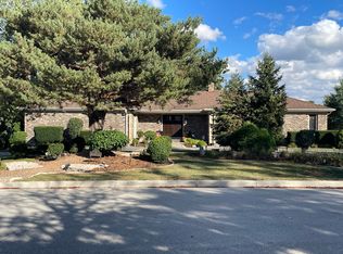 8 Shelburne Dr, Oak Brook, IL 60523