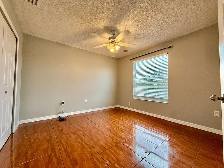 677 Elbridge Dr — Photo 17