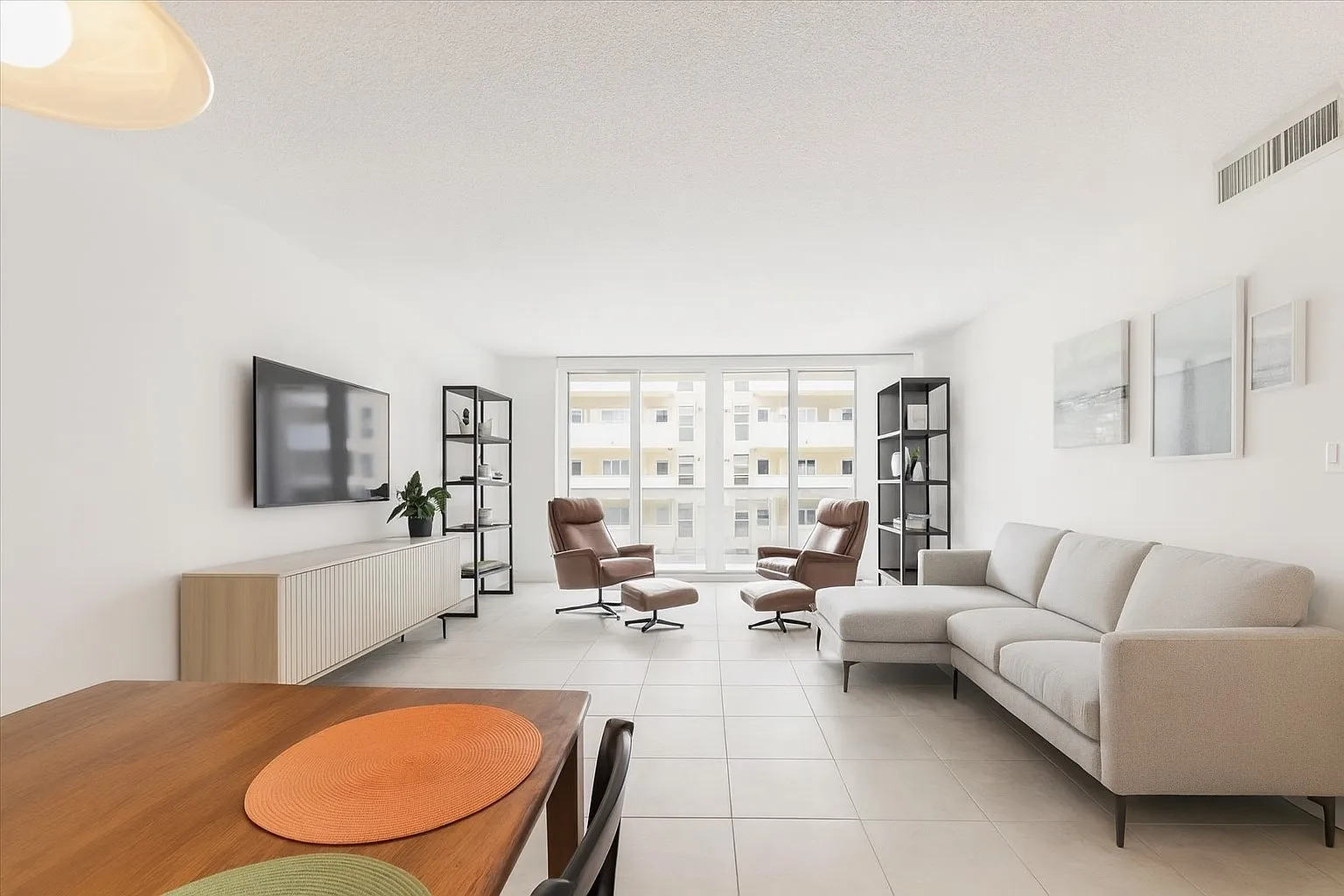 1 bed, 1.5 bath, 1000 sqft, $2,250 — Photo 2
