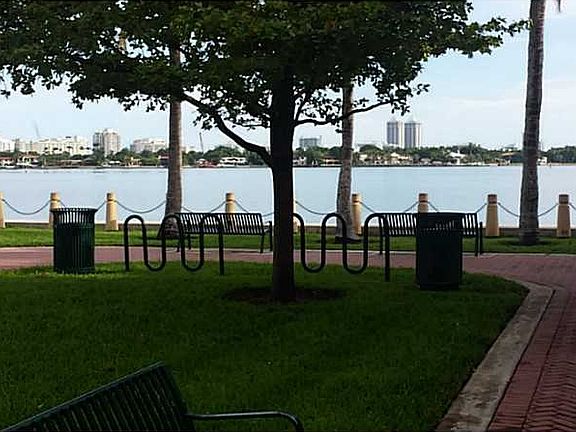 4th image of 1681 Bay Dr