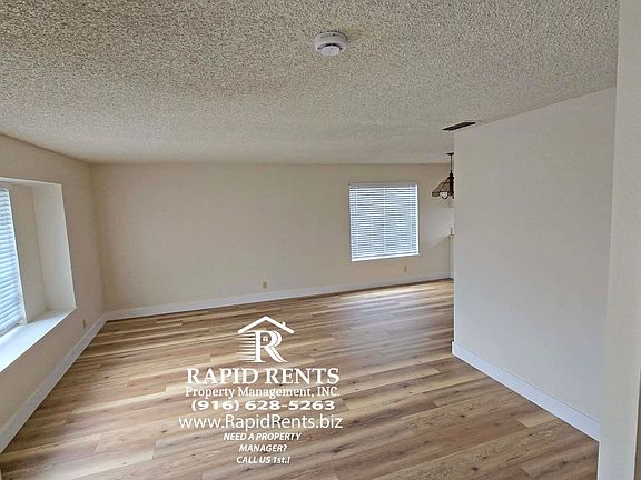 3rd image of 4024 De La Vina Way