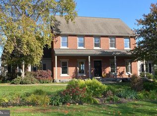 1145 Oakmont Dr, Lancaster, PA 17601