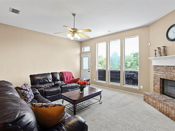 4th image of 5311 Hillcroft Ave