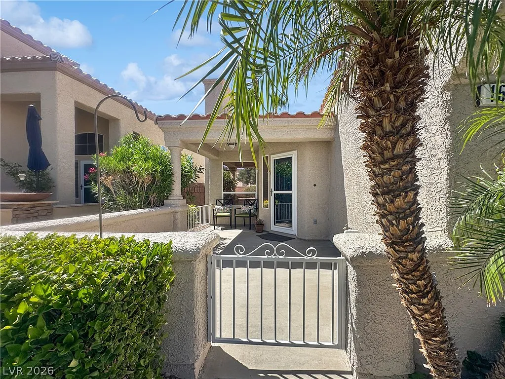 3 bed, 2.0 bath, 1524 sqft, $3,020 — Photo 3