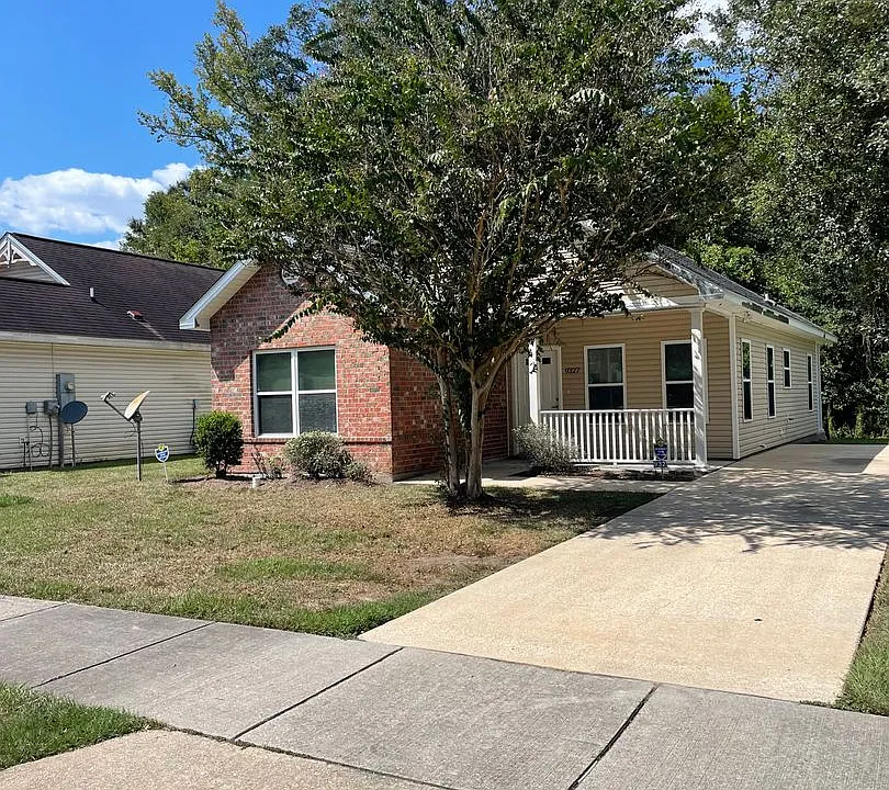 9327 Cedar Ct