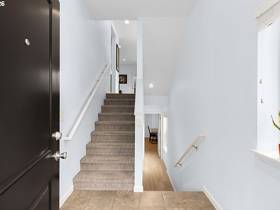 4th image of 10603 NE Avery Way