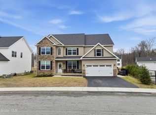 25 Timber Creek Dr, Ballston Lake, NY 12019