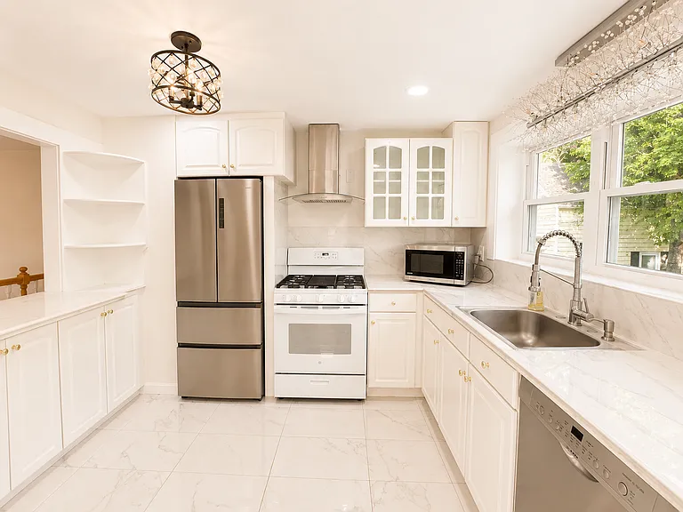 66 Harrison Ave — Photo 11