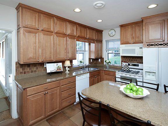 4th image of 8010 Cornell Ave