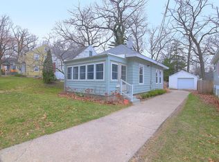 918 Merrifield St SE, Grand Rapids, MI 49507