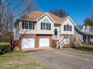 537 Woodland Hills Dr, La Vergne, TN 37086