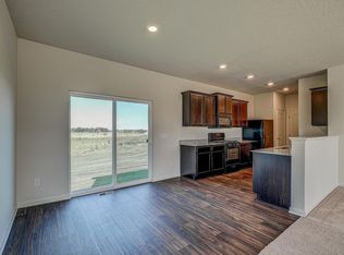 1099 Foede Cir, Montrose, MN 55363