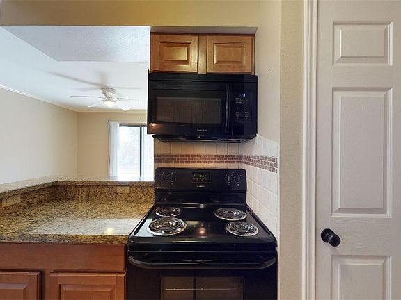 2nd image of 904 University Oaks Blvd APT 121