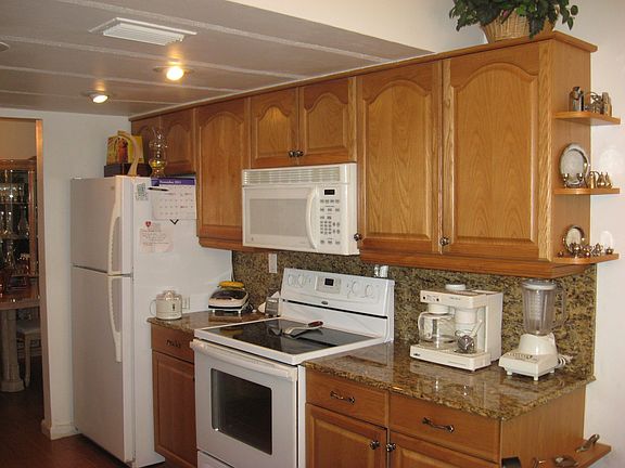 3rd image of 4505 Mainland Dr