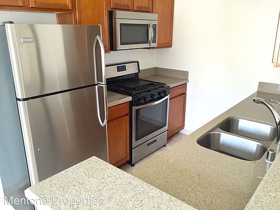 2nd image of 3321 Mentone Ave APT 04