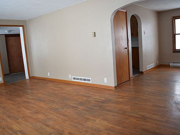 2nd image of 205 N Pine St