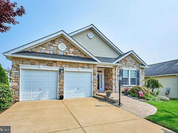 2nd image of 3941 Solstice Ln