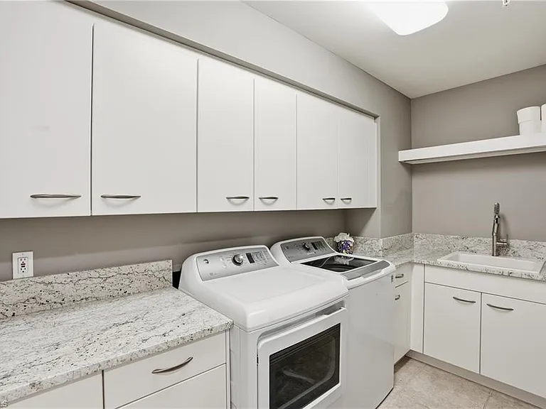 5051 Pelican Colony Blvd #301 — Photo 38