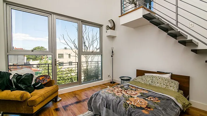 Rented by Nooklyn NYC LLC | media 9