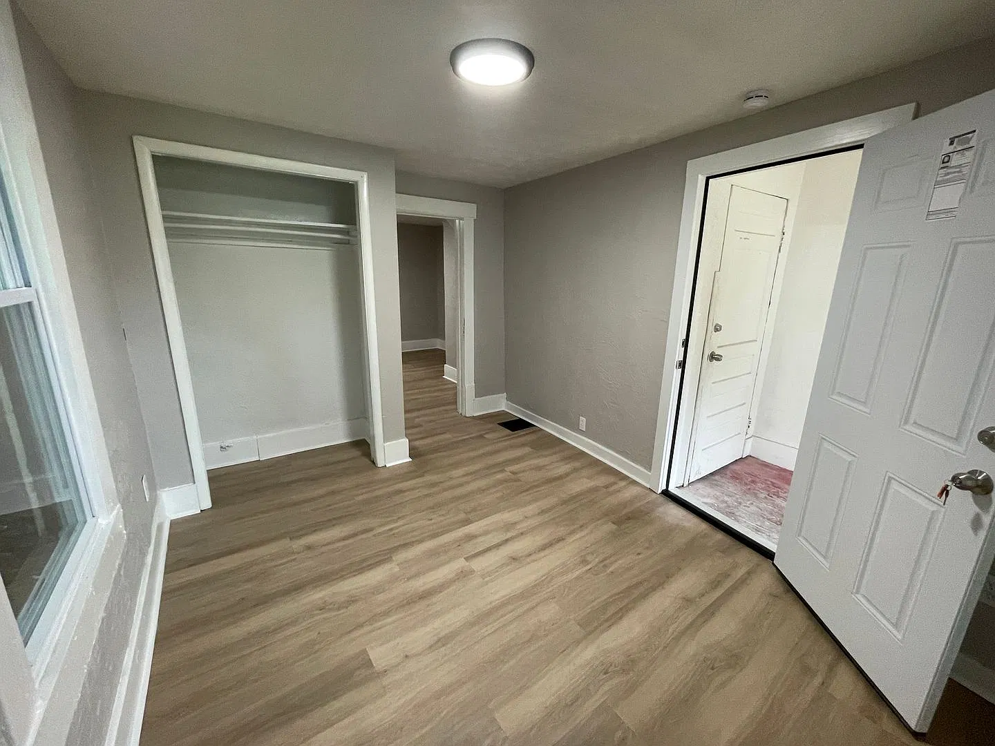 1141 McKinley Ave — Photo 4