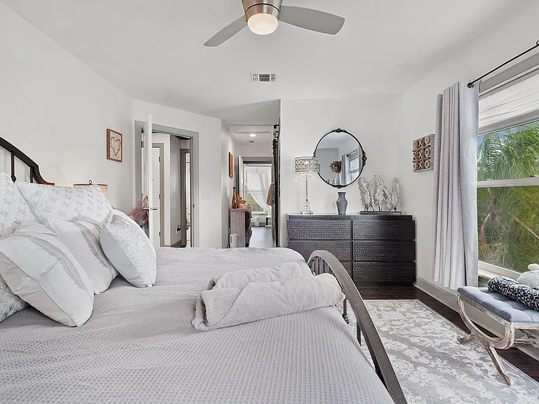 500 Turnberry Ln — Photo 29