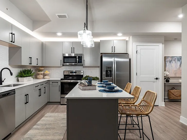 Berkshire Apartments — Photo 7