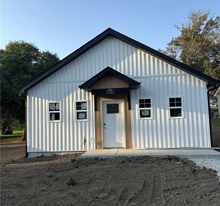 1st image of 252 Oliver Street