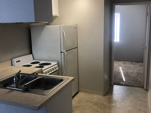 5th image of 4336 Iowa St Unit 7