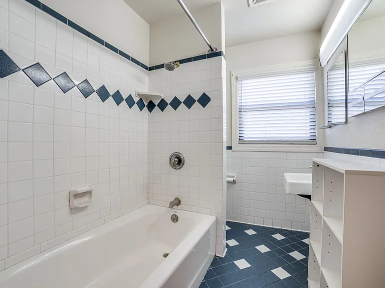 244 Halcyon Pl — Photo 16