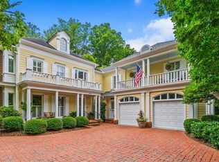 207 Country Club Dr, Greensboro, NC 27408