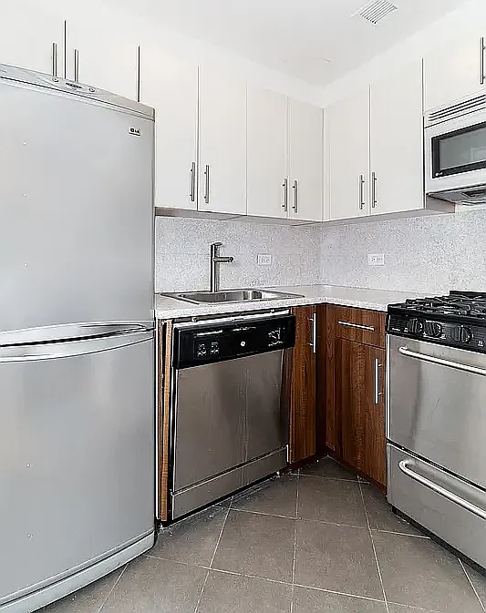 30 West 18th Street — Photo 3