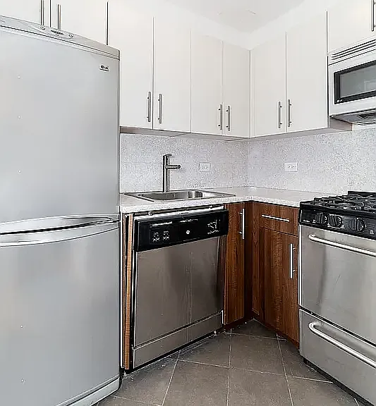 30 W 18th St #11A — Photo 3
